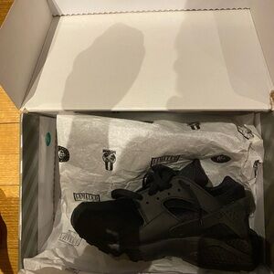 Nike Air Huarache 'Triple Black'